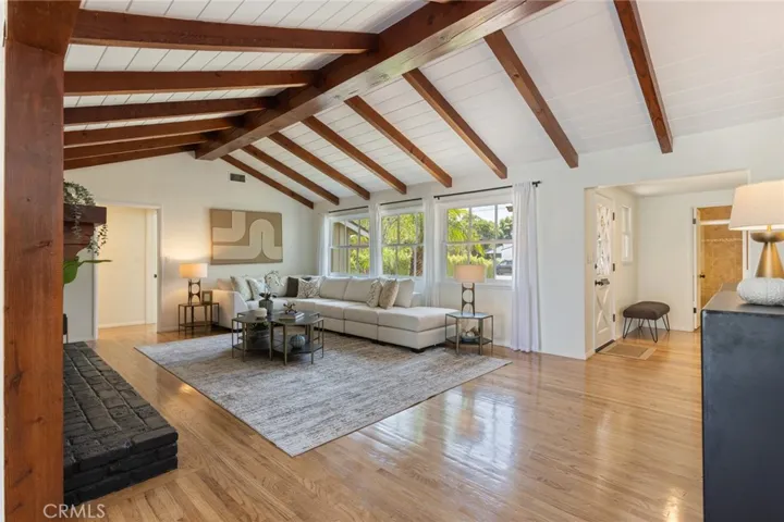 12323 Landale, Studio City, California 91604