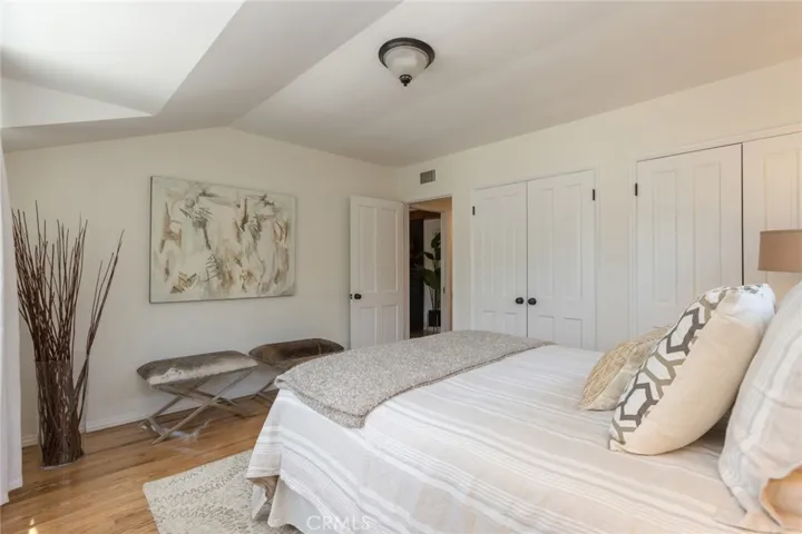 12323 Landale, Studio City, California 91604