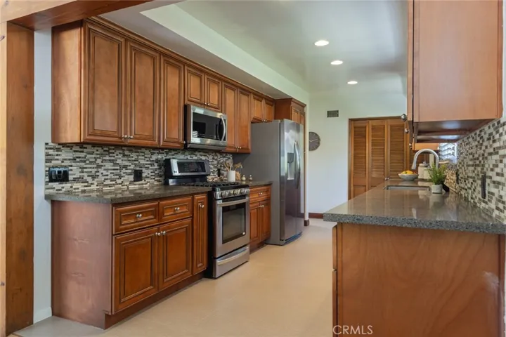 12323 Landale, Studio City, California 91604