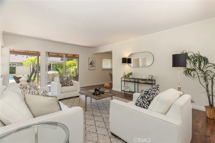 12323 Landale, Studio City, California 91604