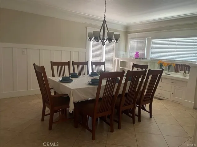 Formal dining groom with great built-ins.