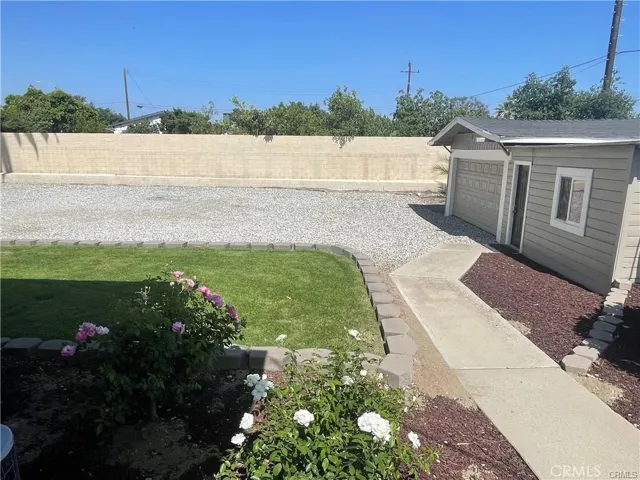 Great landscaping.