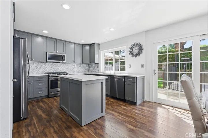 2832 W Pondera Street, Lancaster, California 93536