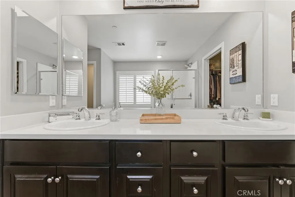Dual sinks