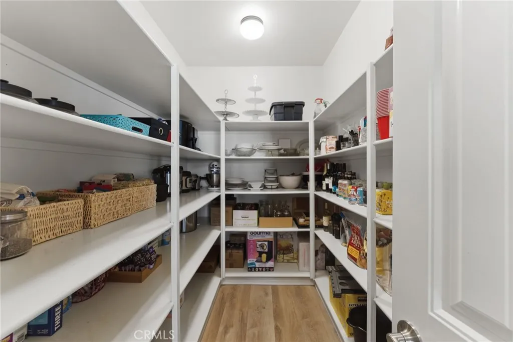 Pantry goals! Seriously! So much space!