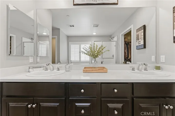 Dual sinks