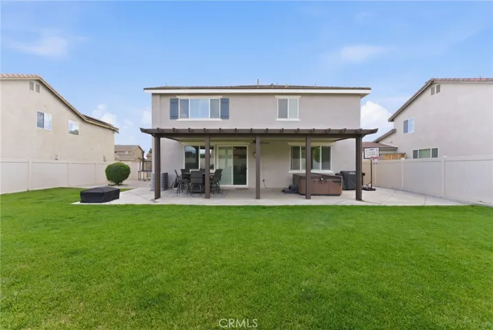 Parties, gardening, space, all of that can be enjoyed here!