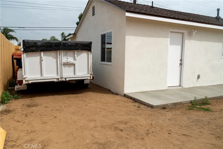 RV Parking on Side of House