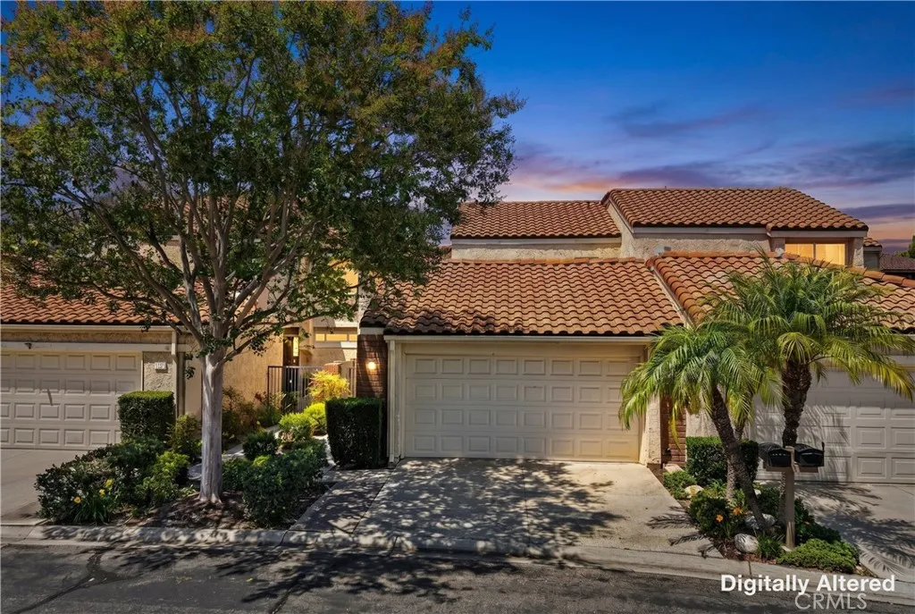 525 Riviera Ct