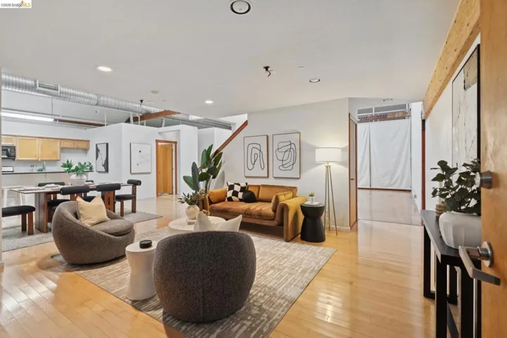 530 E 8th St 207, Oakland, California 94606