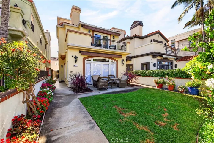 816 Delaware Street, Huntington Beach, California 92648