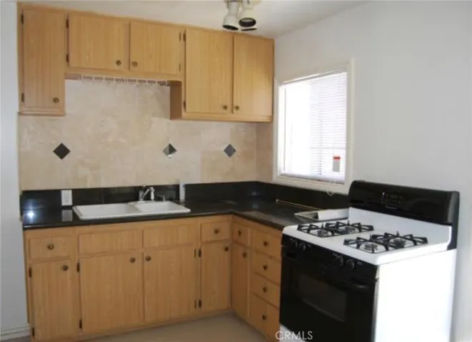 551 front unit Kitchen