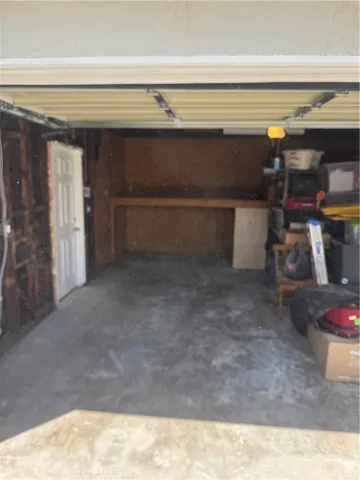Share 1/2 garage space each unit