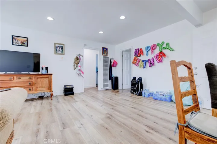 1720 Cerritos Avenue, Long Beach, California 90813