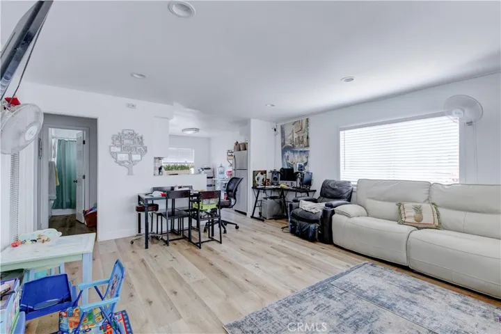 1720 Cerritos Avenue, Long Beach, California 90813