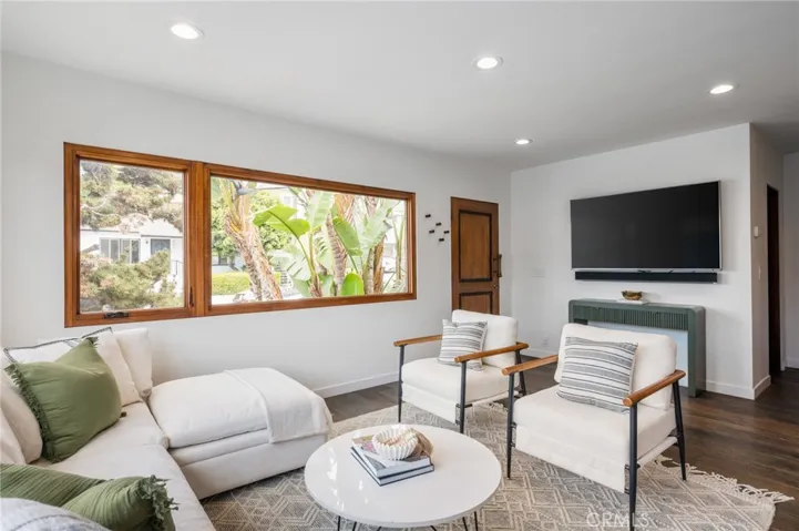 918 3rd Street, Hermosa Beach, California 90254