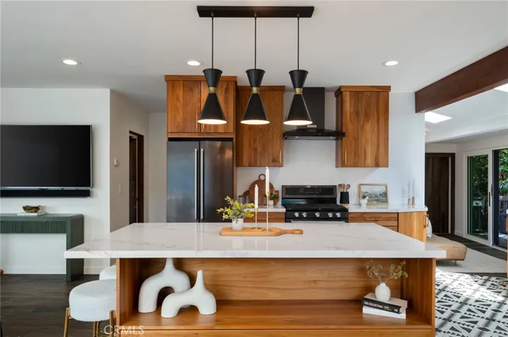 918 3rd Street, Hermosa Beach, California 90254