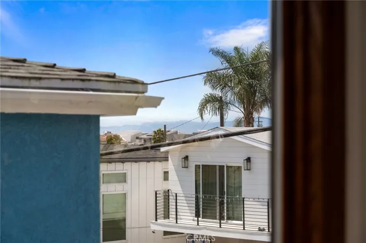 918 3rd Street, Hermosa Beach, California 90254