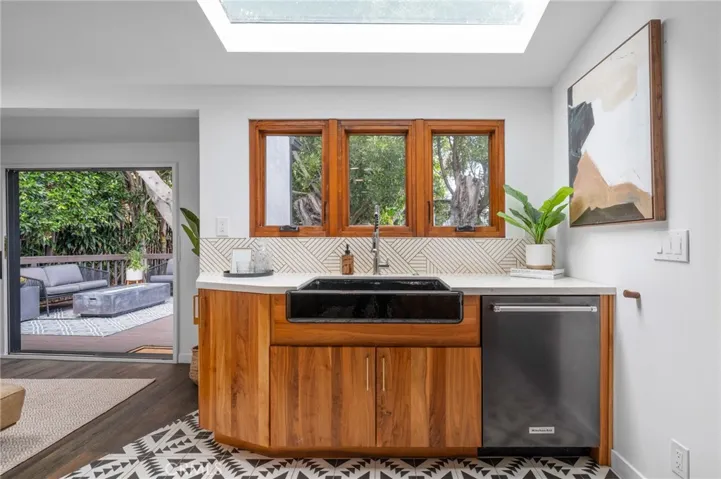 918 3rd Street, Hermosa Beach, California 90254