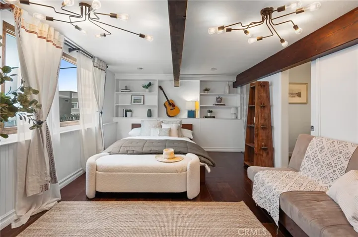 918 3rd Street, Hermosa Beach, California 90254