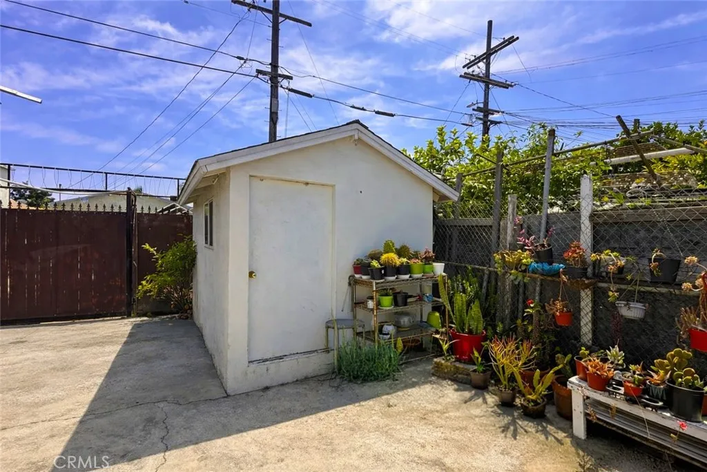 Storage unit