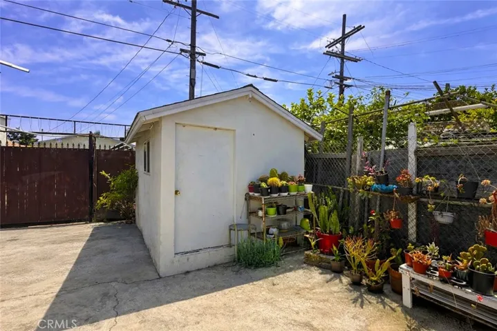 Storage unit