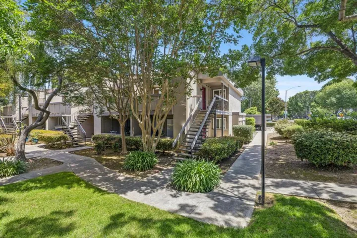801 California Avenue F, Sunnyvale, California 94086