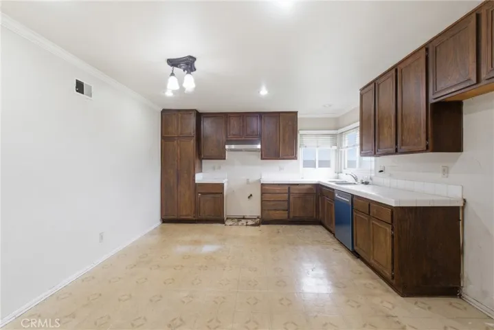 456 W Bennett, Compton, California 90220