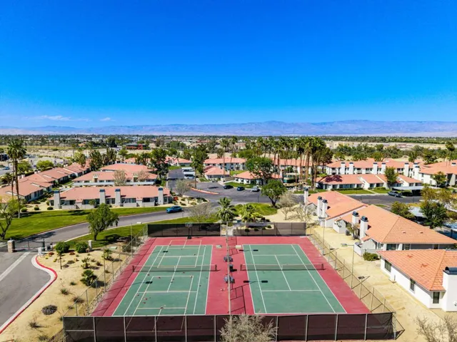 Tennis & Pickleball Courts