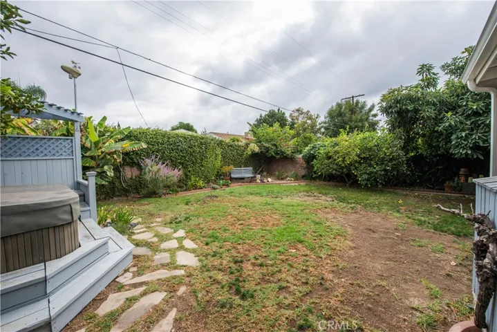 8136 Garden Grove, Reseda, California 91335