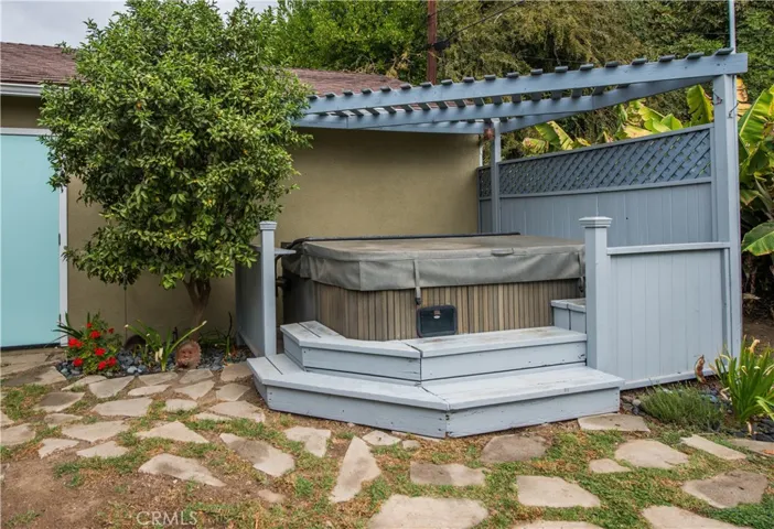 8136 Garden Grove, Reseda, California 91335