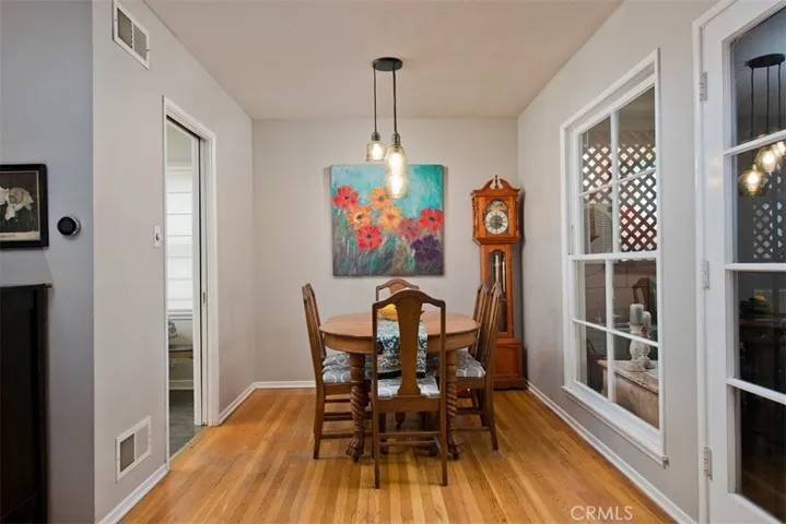8136 Garden Grove, Reseda, California 91335