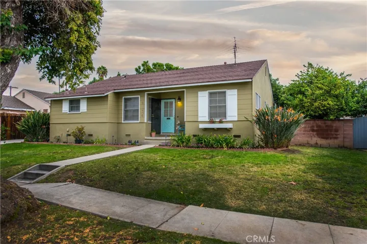 8136 Garden Grove, Reseda, California 91335