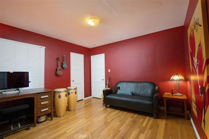 8136 Garden Grove, Reseda, California 91335