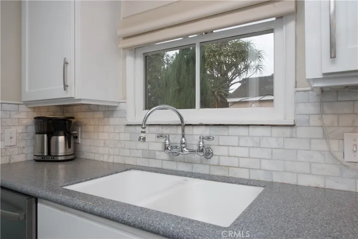 8136 Garden Grove, Reseda, California 91335