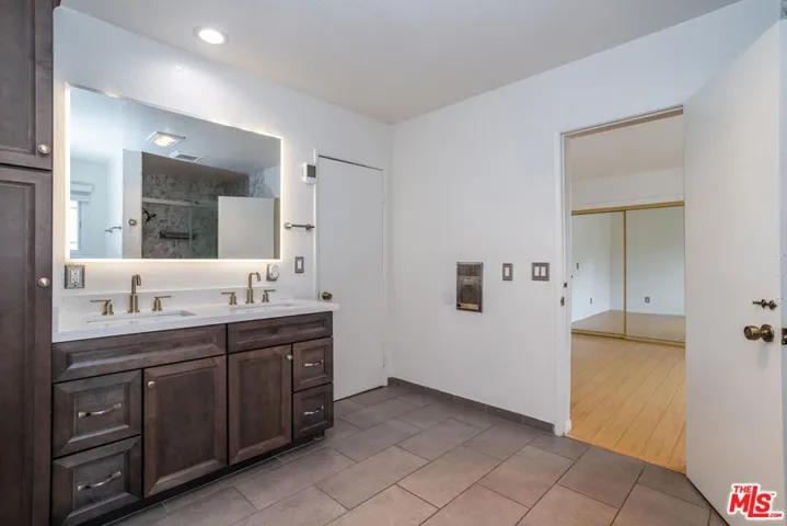 10741 Stagg Street, Sun Valley, California 91352