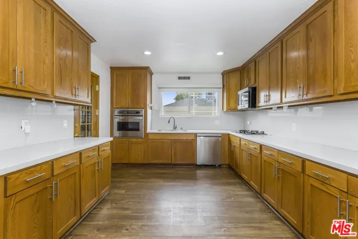 10741 Stagg Street, Sun Valley, California 91352