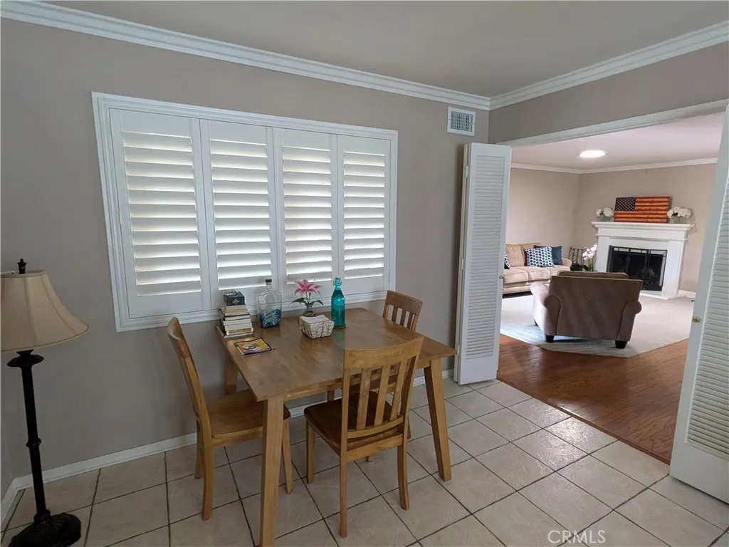 Kitchen Dining Area