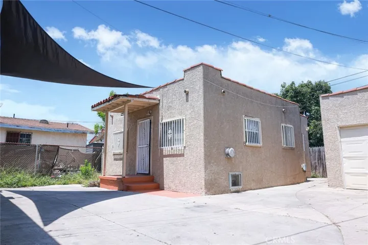 1033 West 62nd Street, Los Angeles, California 90044