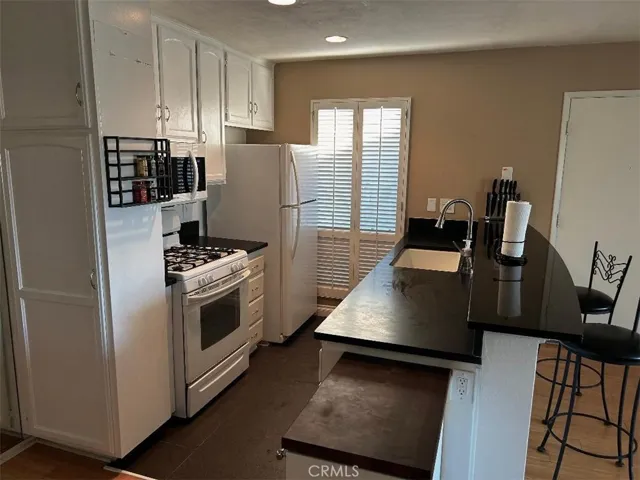 2867 S Fairview, Santa Ana, California 92704