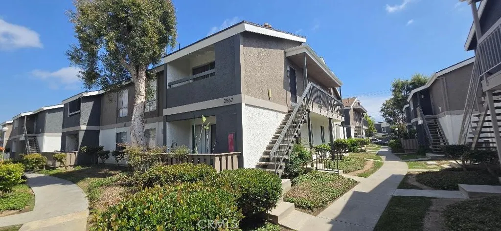 2867 S Fairview, Santa Ana, California 92704