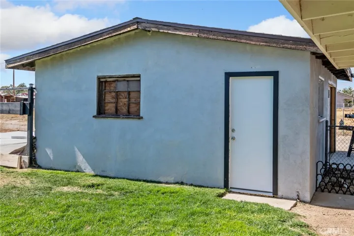Detached Garage