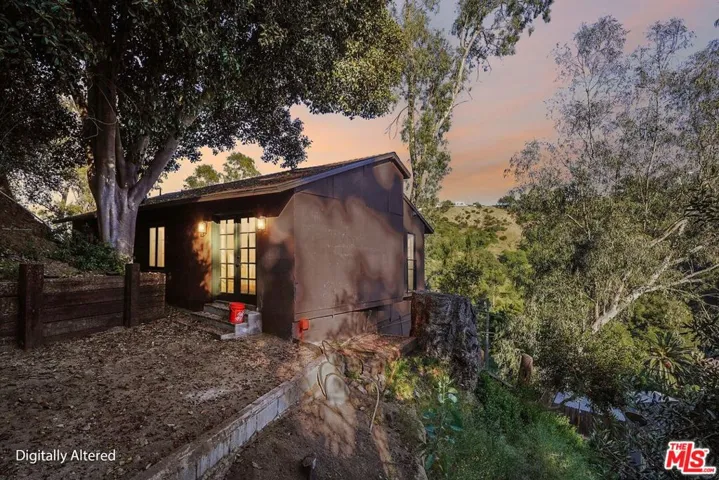 8718 Crescent Drive, Los Angeles, California 90046