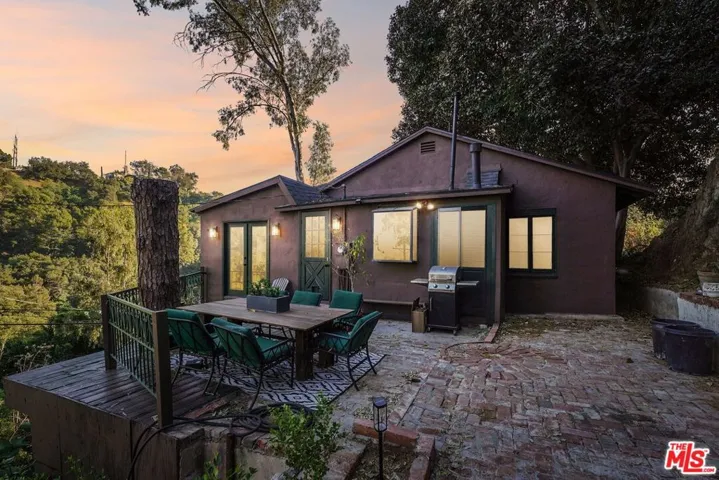 8718 Crescent Drive, Los Angeles, California 90046