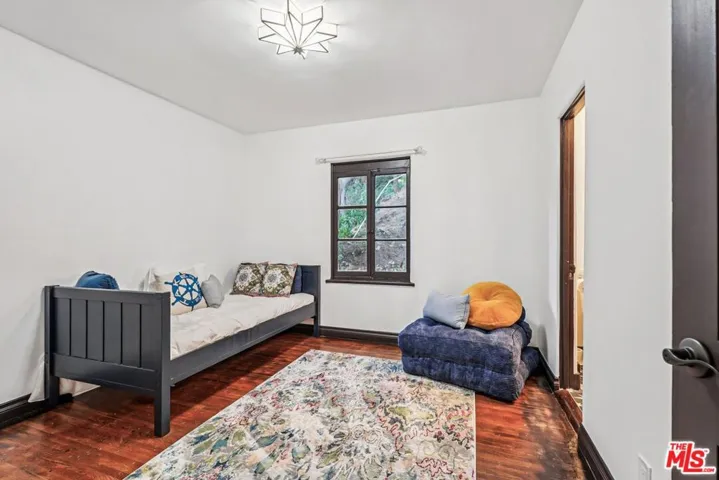 8718 Crescent Drive, Los Angeles, California 90046