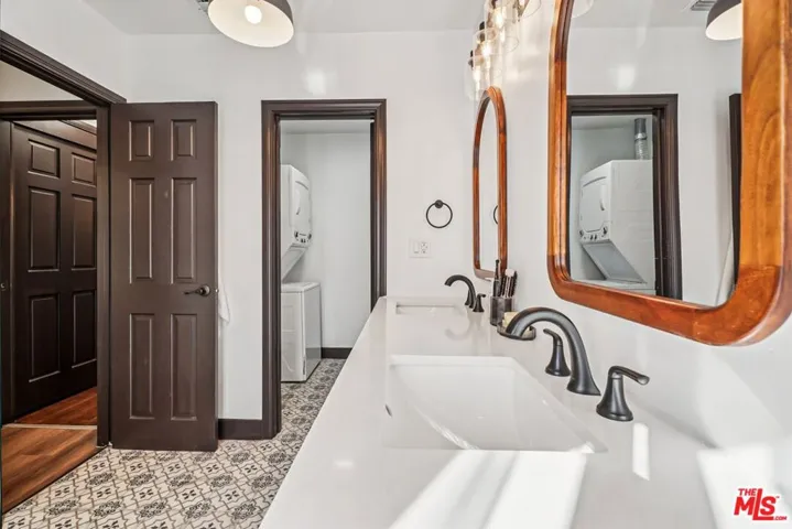 8718 Crescent Drive, Los Angeles, California 90046