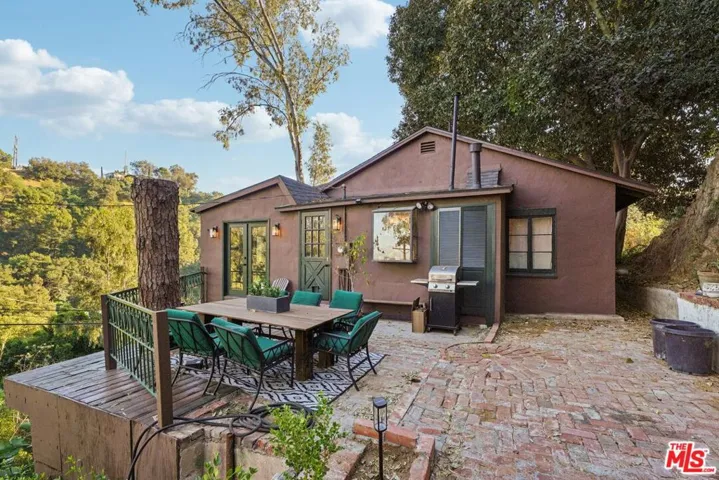 8718 Crescent Drive, Los Angeles, California 90046