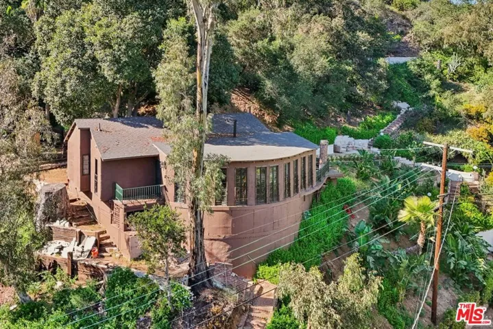 8718 Crescent Drive, Los Angeles, California 90046