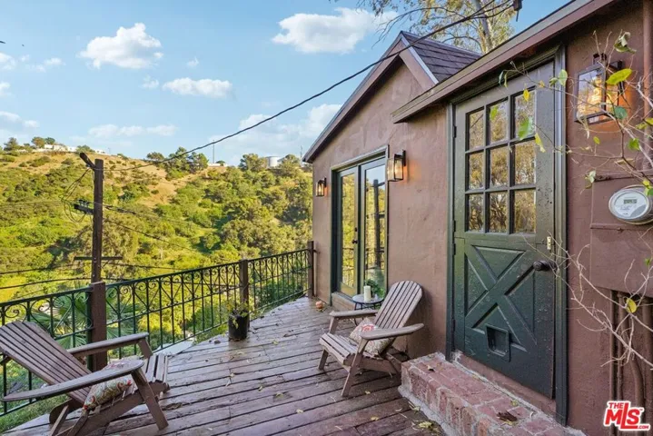 8718 Crescent Drive, Los Angeles, California 90046