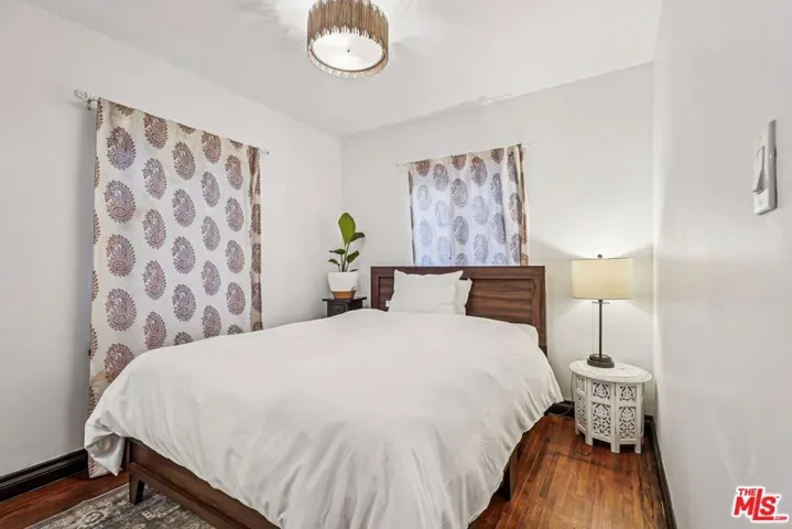 8718 Crescent Drive, Los Angeles, California 90046